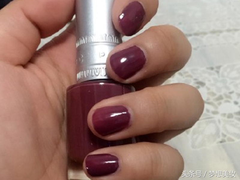 秋冬显白美甲指甲油款式图,秋冬爆款指甲油