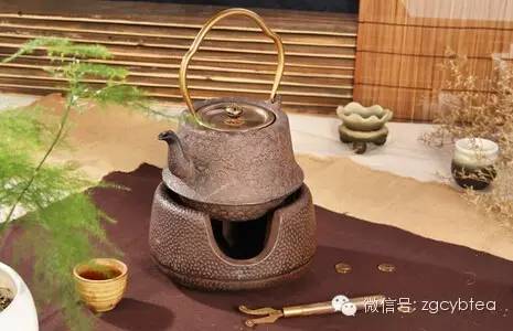 买铁壶还是银壶,铁壶如何选购