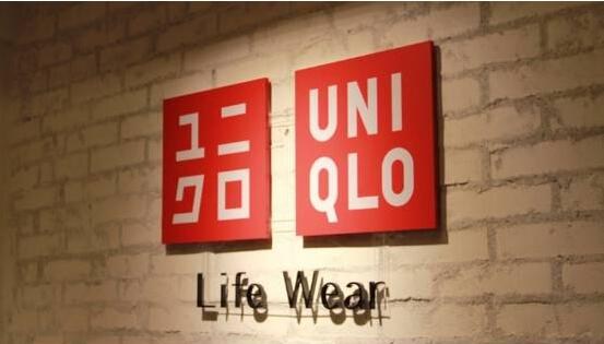 靠卖衣服起家的成功人,现在的服装行业到底要怎么做