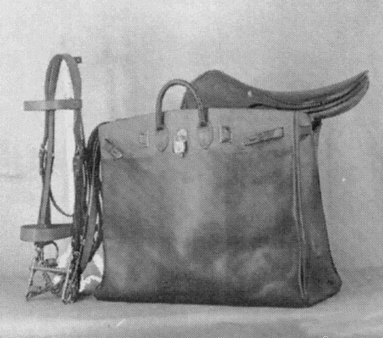 王妃的包”皇室专用的旅行箱”梦露的鞋”成为经典并非偶然!