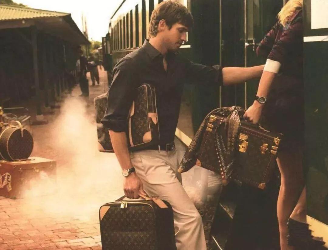 王妃的包”皇室专用的旅行箱”梦露的鞋”成为经典并非偶然!