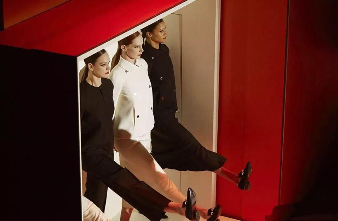 王妃的包”皇室专用的旅行箱”梦露的鞋”成为经典并非偶然!