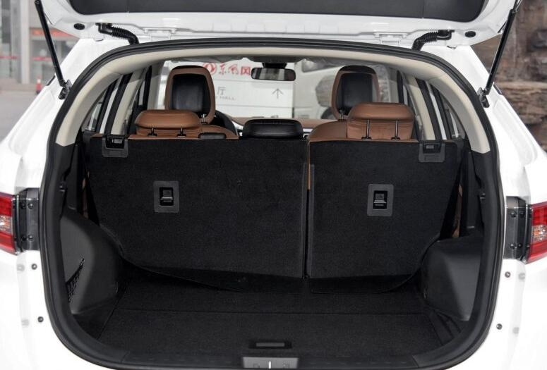 16年3万公里的东南DX7和11年8万公里的现代IX35，7万多适合哪款车