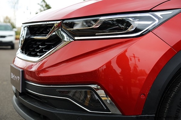 东风风神ax7新款评测,试驾东风风神ax7马赫版第一视角