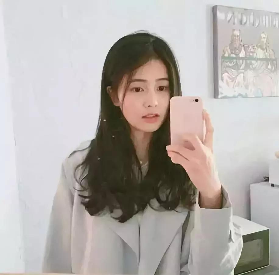 淑女风格的女生头发怎么梳,梳简单又减龄的发型