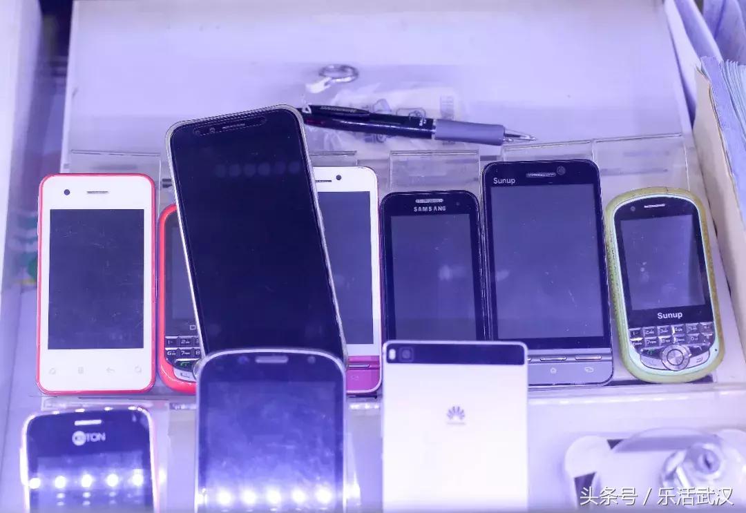 你还记得第一部手机吗,你还记得你人生第一部手机吗