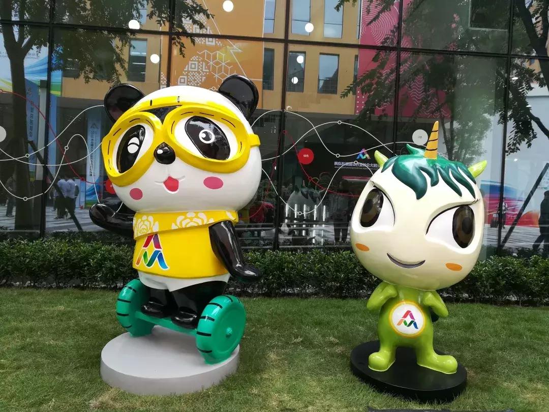 “蓉蓉”诞生记｜来成都高新“菁蓉汇”，不和“蓉蓉”合影就亏啦