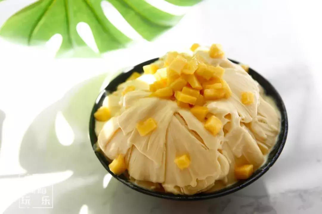 南阳shou家全透明撸猫咖啡馆！有手臂长的牛排！面包届的法拉利！