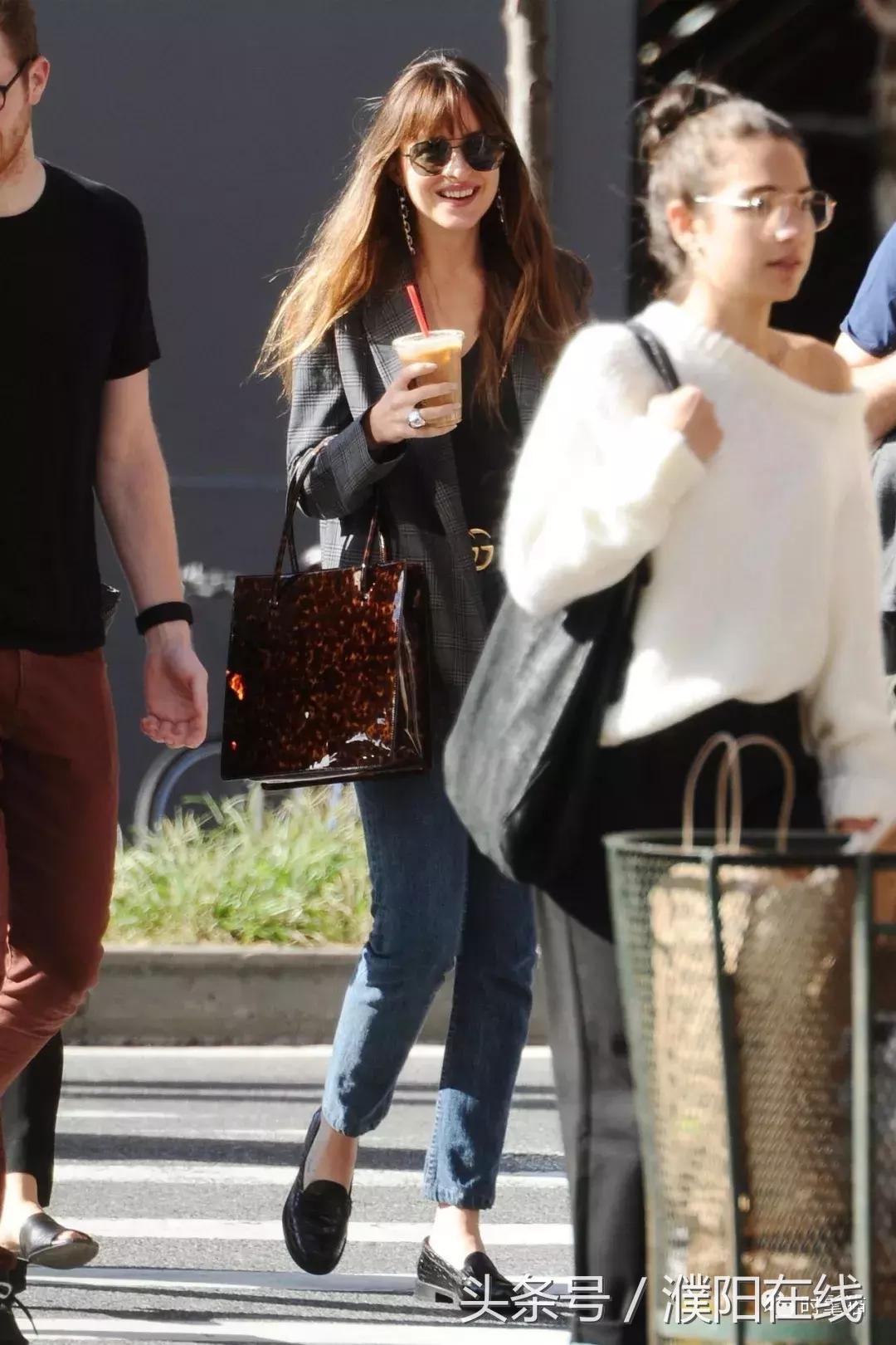 秋天穿衣推荐成熟,秋天的穿衣思路