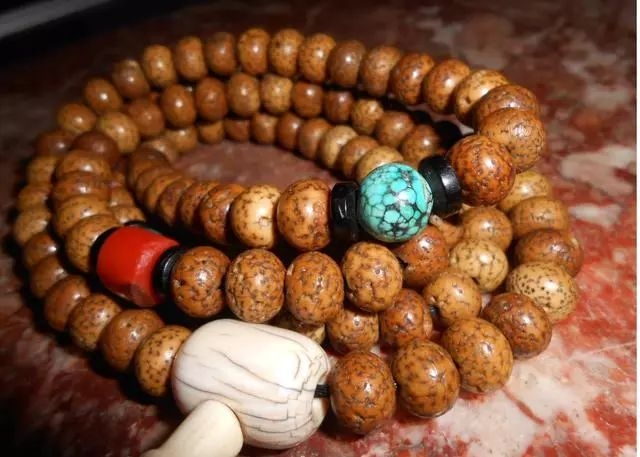 属鸡人佩戴什么更辟邪招财转运呢,适合女士戴的招财首饰