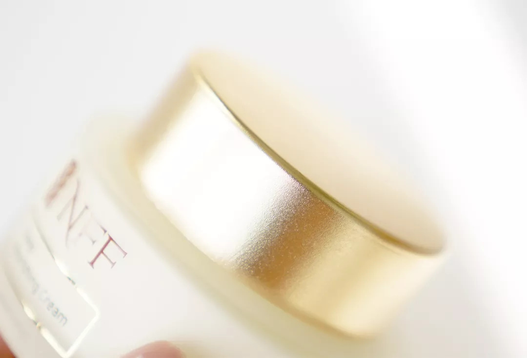 海蓝之谜面霜真的那么好用吗,一款不油腻的面霜