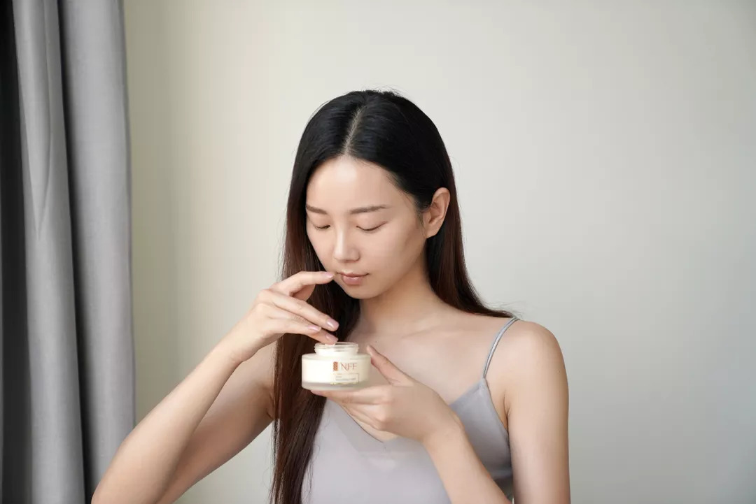 海蓝之谜面霜真的那么好用吗,一款不油腻的面霜