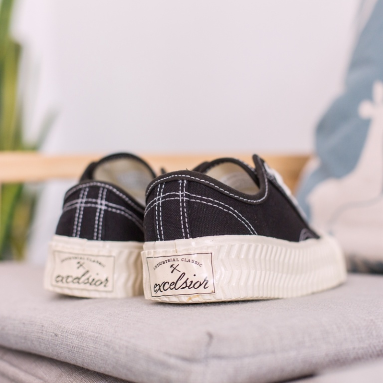 小黑鞋小白鞋名牌,小黑鞋超好看