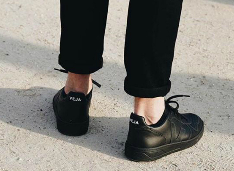 小黑鞋小白鞋名牌,小黑鞋超好看