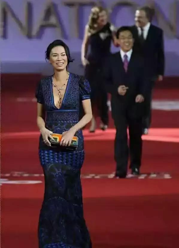 邓文迪黑暗历史,邓文迪为何越来越厉害