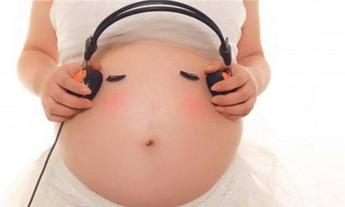 胎儿打嗝的原因及注意事项,胎儿打嗝时应该怎么做