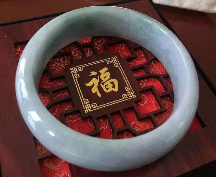 30余件翡翠全是假货,花了4万5买来的7个翡翠却全是假货