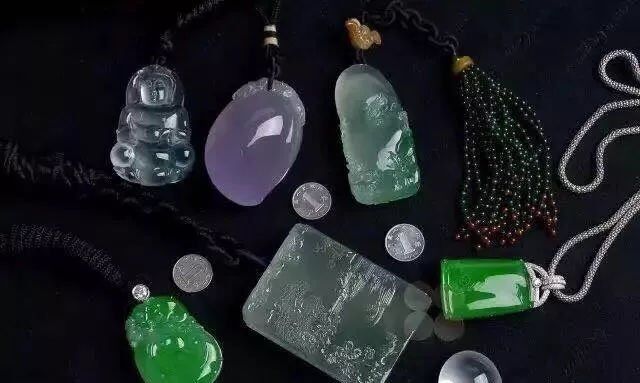 30余件翡翠全是假货,花了4万5买来的7个翡翠却全是假货