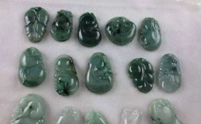 30余件翡翠全是假货,花了4万5买来的7个翡翠却全是假货