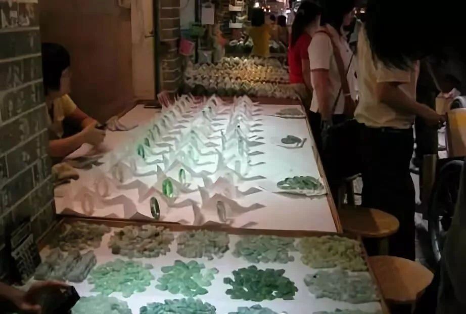 30余件翡翠全是假货,花了4万5买来的7个翡翠却全是假货