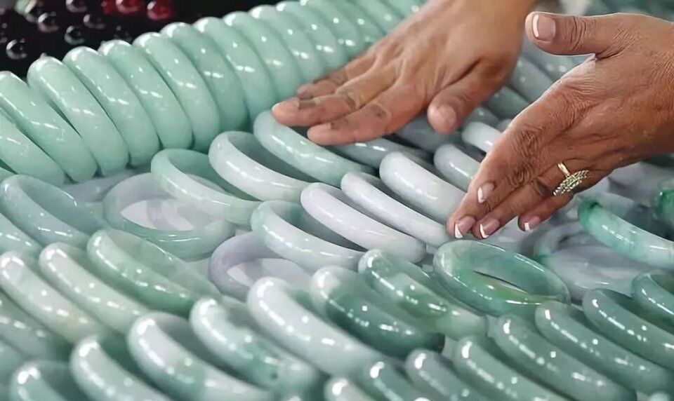 30余件翡翠全是假货,花了4万5买来的7个翡翠却全是假货