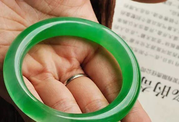 30余件翡翠全是假货,花了4万5买来的7个翡翠却全是假货