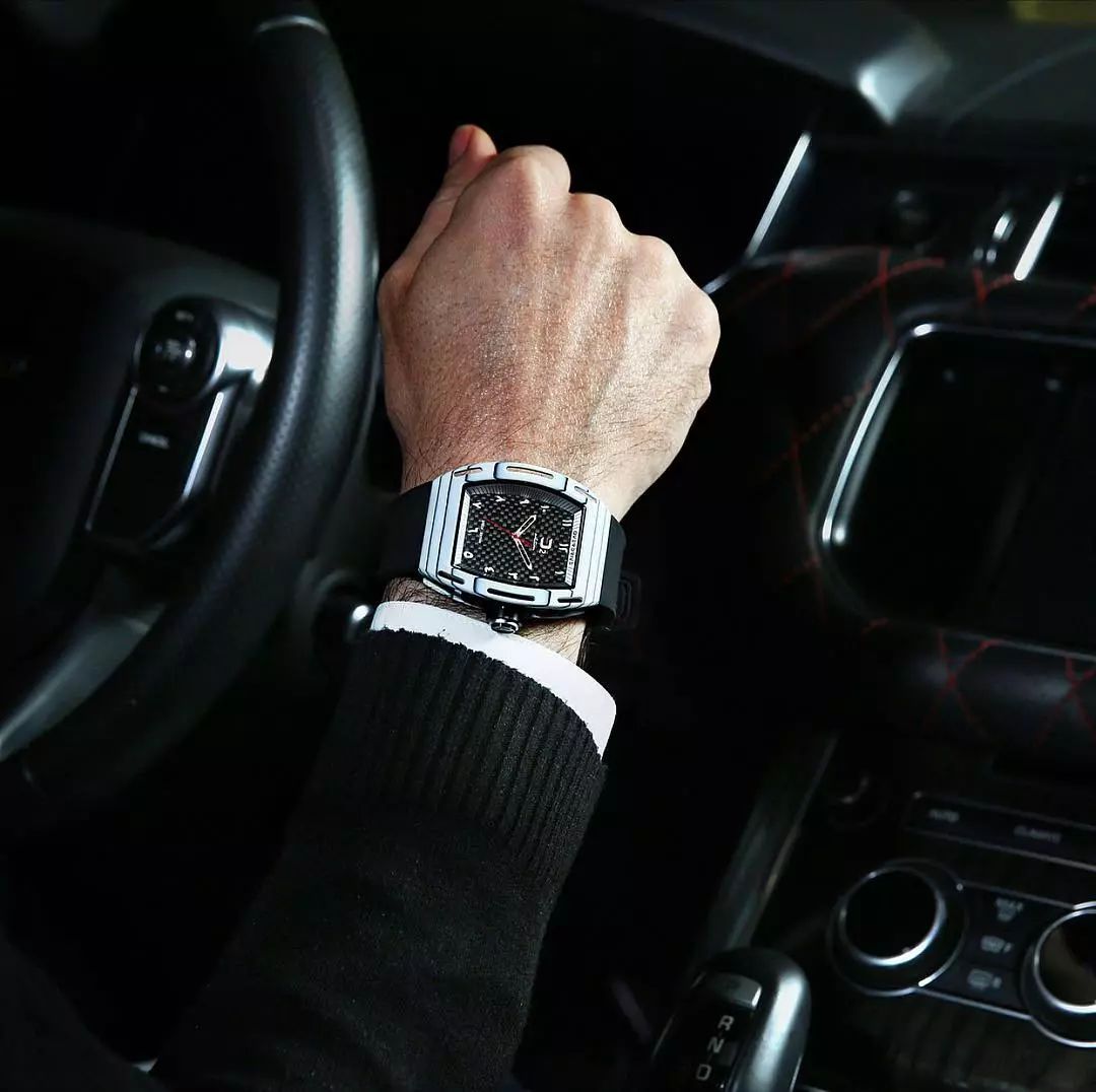 为什么月入过万却攒不下钱,为什么月入过万却被人瞧不起