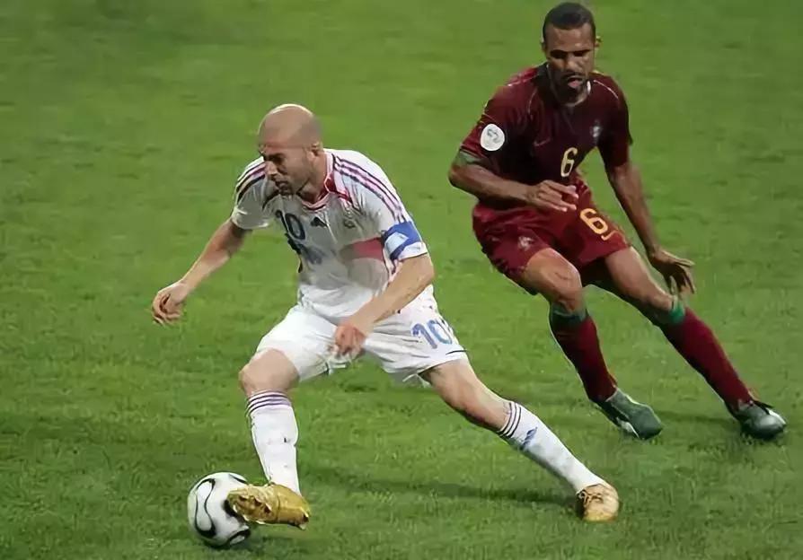 脚内侧踢球重要性,踢球姿势真的很重要吗