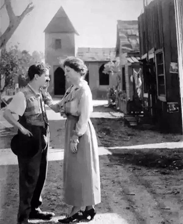 40张照片卡点回忆节奏快,那些惊艳了时光的老照片