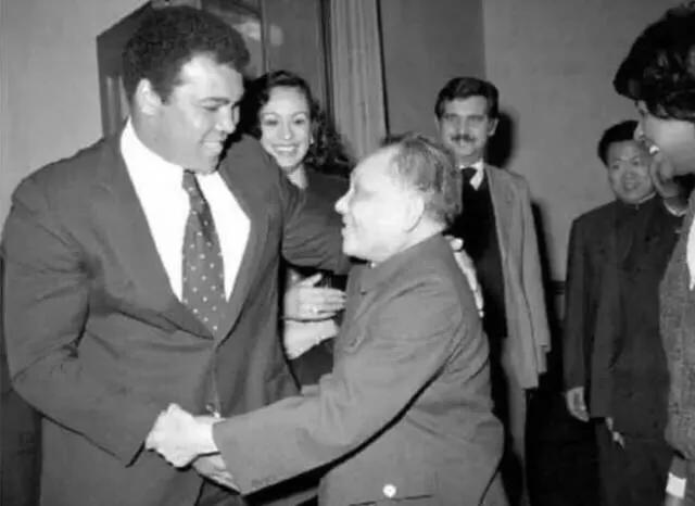 40张照片卡点回忆节奏快,那些惊艳了时光的老照片