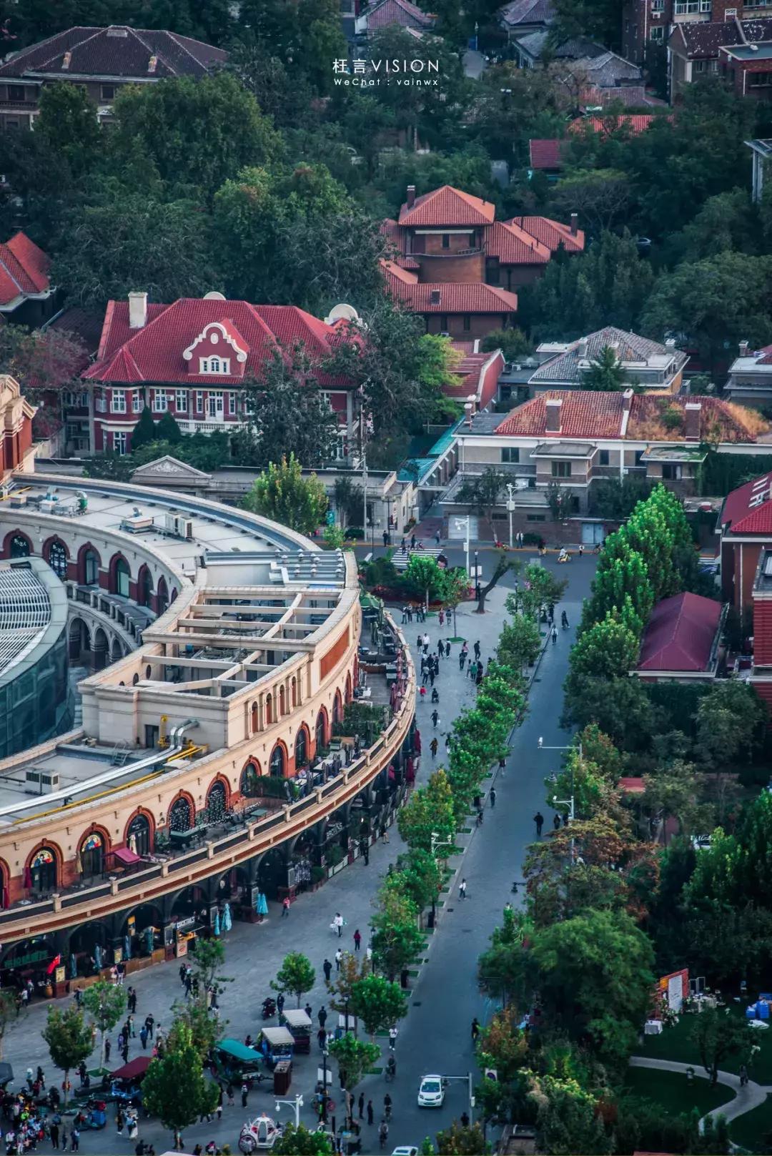 八十载体育圣地，新世纪民园广场