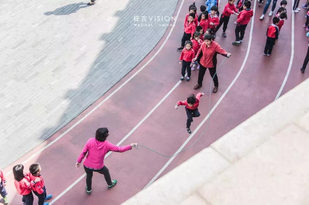 八十载体育圣地，新世纪民园广场