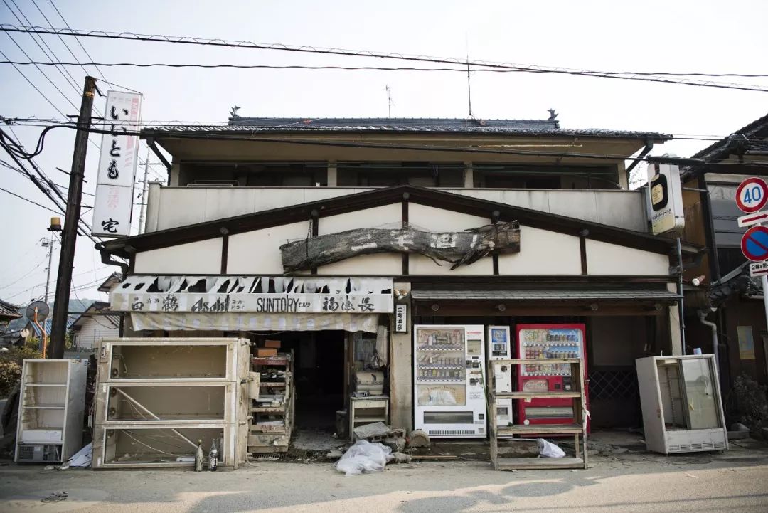 吴晓波对话折井宏司：你喜欢的“侘寂”美学器皿，出自这个IT男