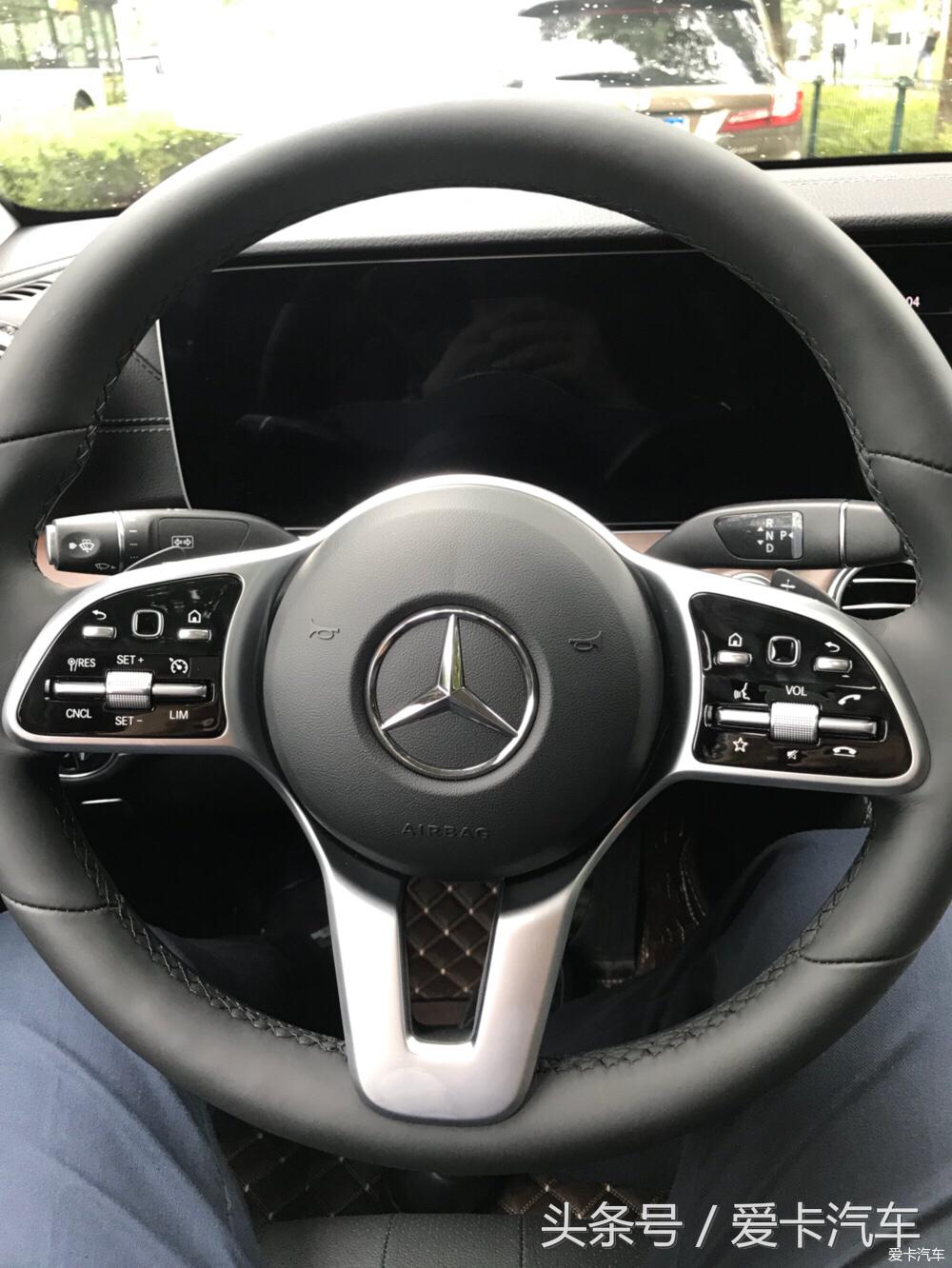 奔驰e级提车内饰棕色,奔驰e级提车作业