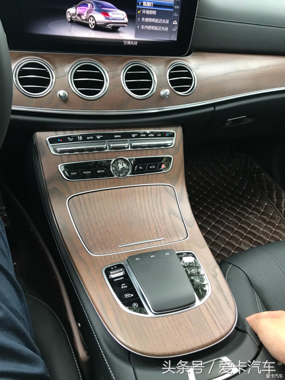 奔驰e级提车内饰棕色,奔驰e级提车作业