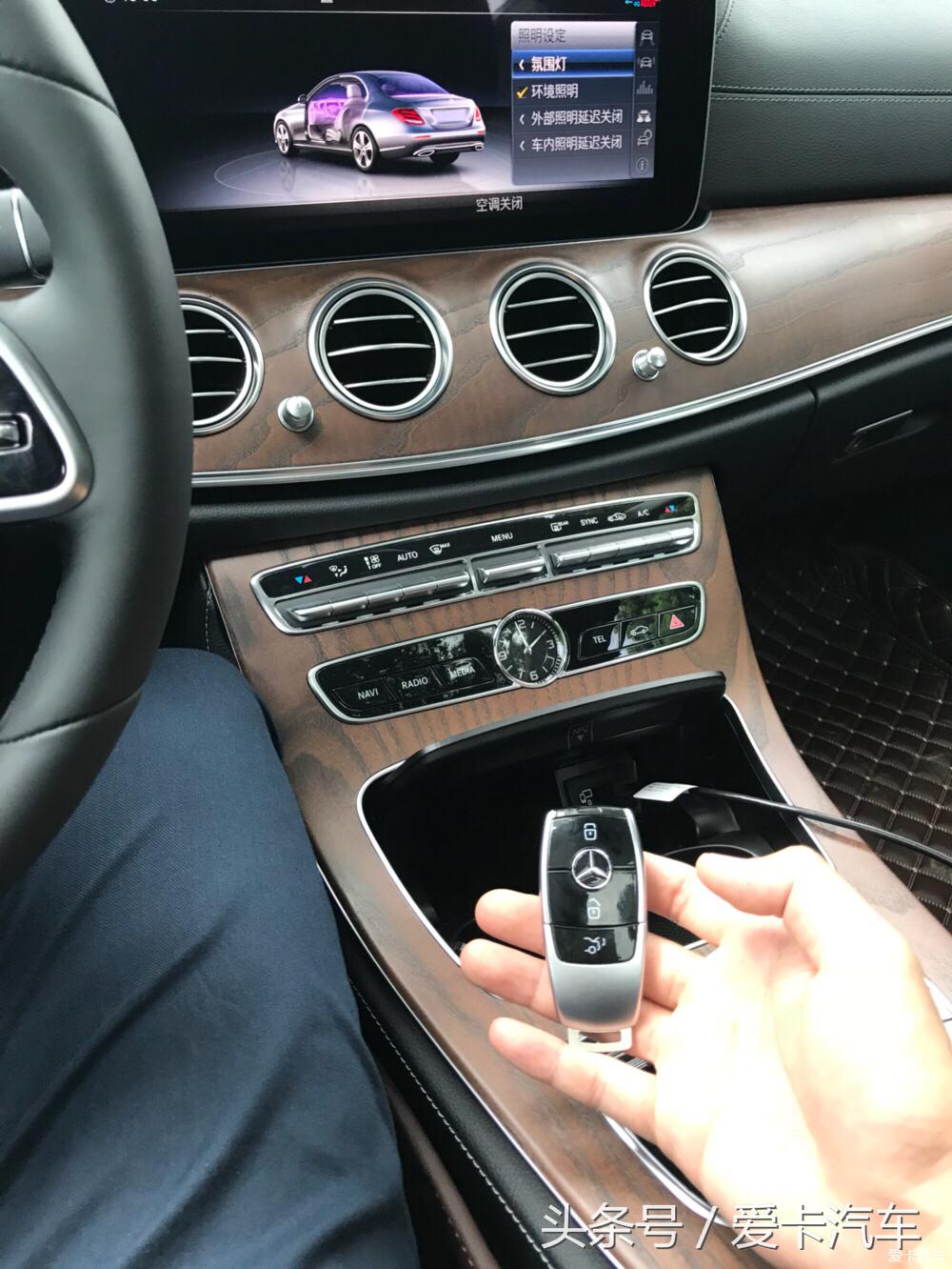 奔驰e级提车内饰棕色,奔驰e级提车作业