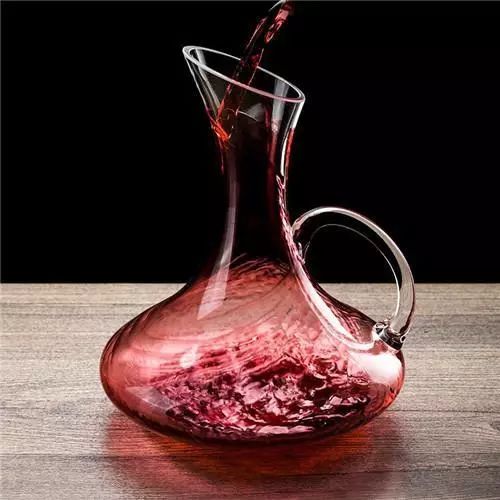 葡萄酒正确的醒酒方法是什么,葡萄酒怎么醒酒才好喝又简单呢