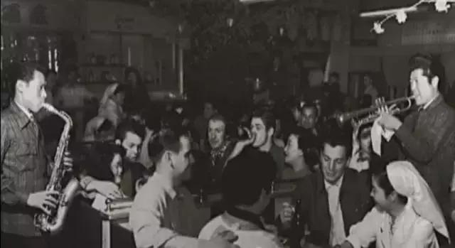 日本一*女妓**站街60年，拉客到74岁，等着一个永远等不到的嫖客