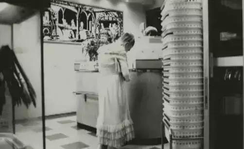 日本一*女妓**站街60年，拉客到74岁，等着一个永远等不到的嫖客