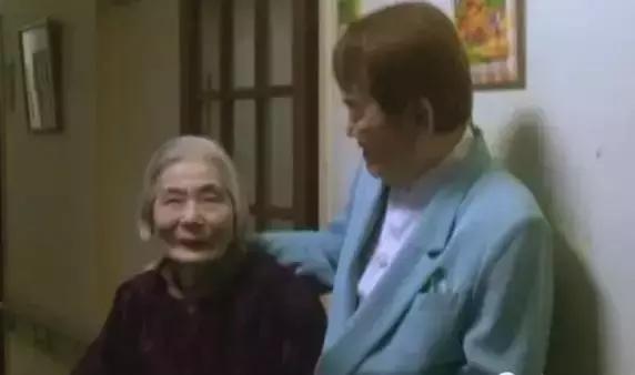 日本一*女妓**站街60年，拉客到74岁，等着一个永远等不到的嫖客