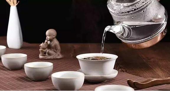 金花黑茶很苦,黑茶放多了很苦