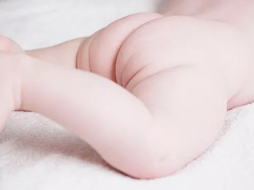 宝宝腹泻红屁股怎么办,宝宝红屁股擦什么药好得快