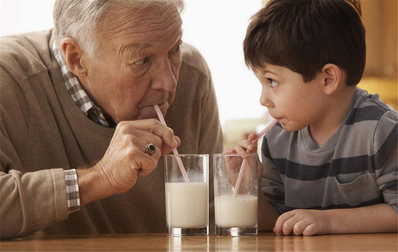 喝什么牛奶最养胃修复胃,喝豆浆养胃还是喝牛奶养胃