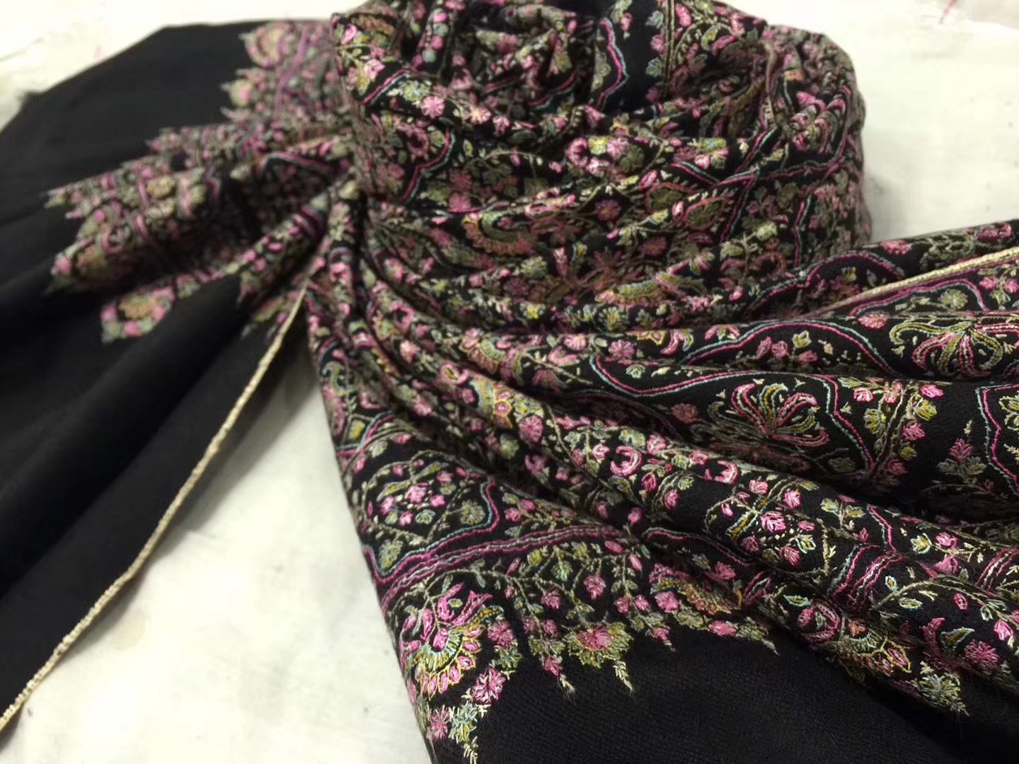 尼泊尔羊绒刺绣民族披肩,尼泊尔披肩怎么样