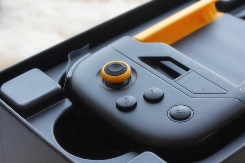 飞智黄蜂手柄吃鸡视频,飞智黄蜂游戏手柄推荐