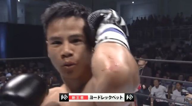 泰拳比赛被踢飞,泰拳比赛脑袋被肘砸凹陷