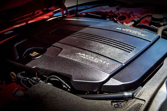 全新捷豹f-type实拍评测,优雅的英伦跑车捷豹ftype了解一下