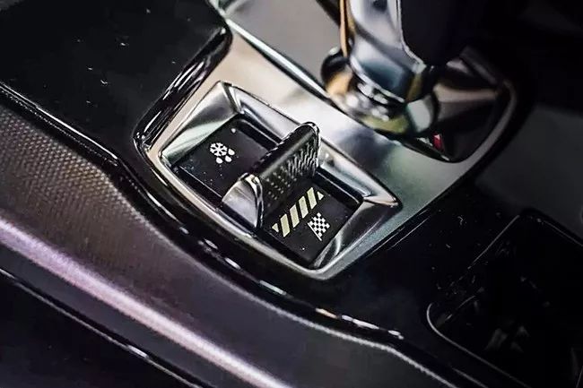 全新捷豹f-type实拍评测,优雅的英伦跑车捷豹ftype了解一下