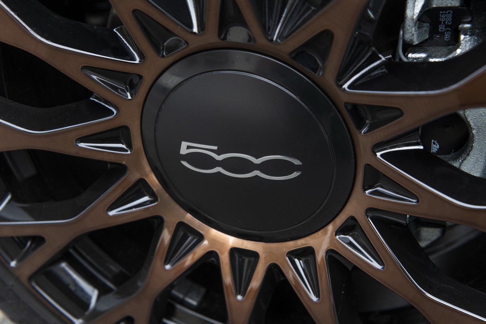 世界上最小的汽车之一，如今又推出新车型！