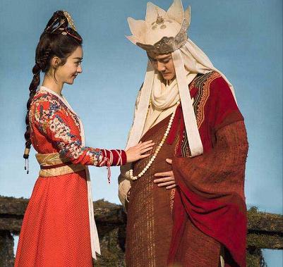 赵丽颖被问是否奉子成婚,曝赵丽颖怀孕后首次亮相孕味十足